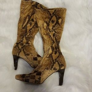 Comfortable and sexy Snake print stretchy boots!